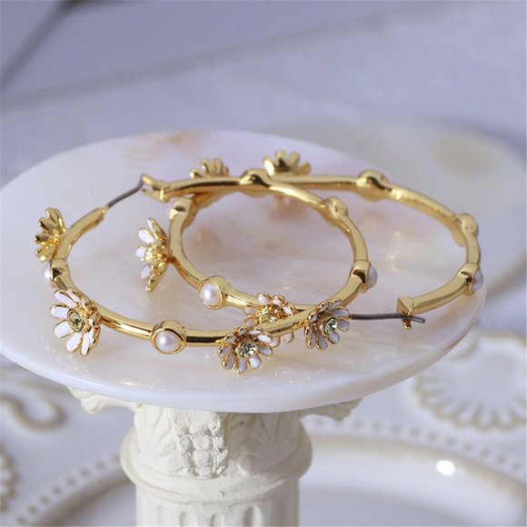 Kate Spade New York A Buzz Daisy Flower Hoop Earrings NWT Gold White Pearl NEW